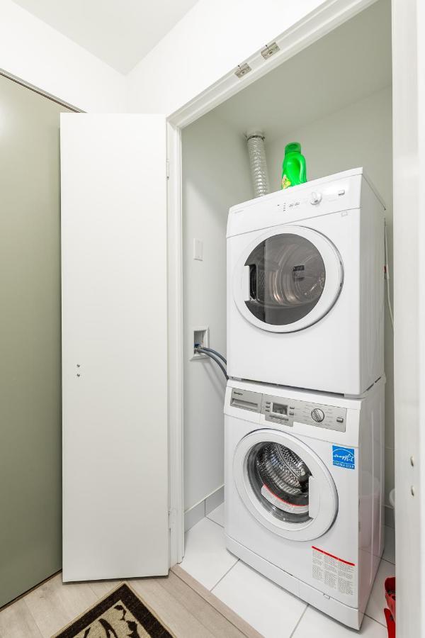 Luxury 2 Bedroom In The Heart Of Entertainment District W/ Cn Tower View Торонто Екстериор снимка