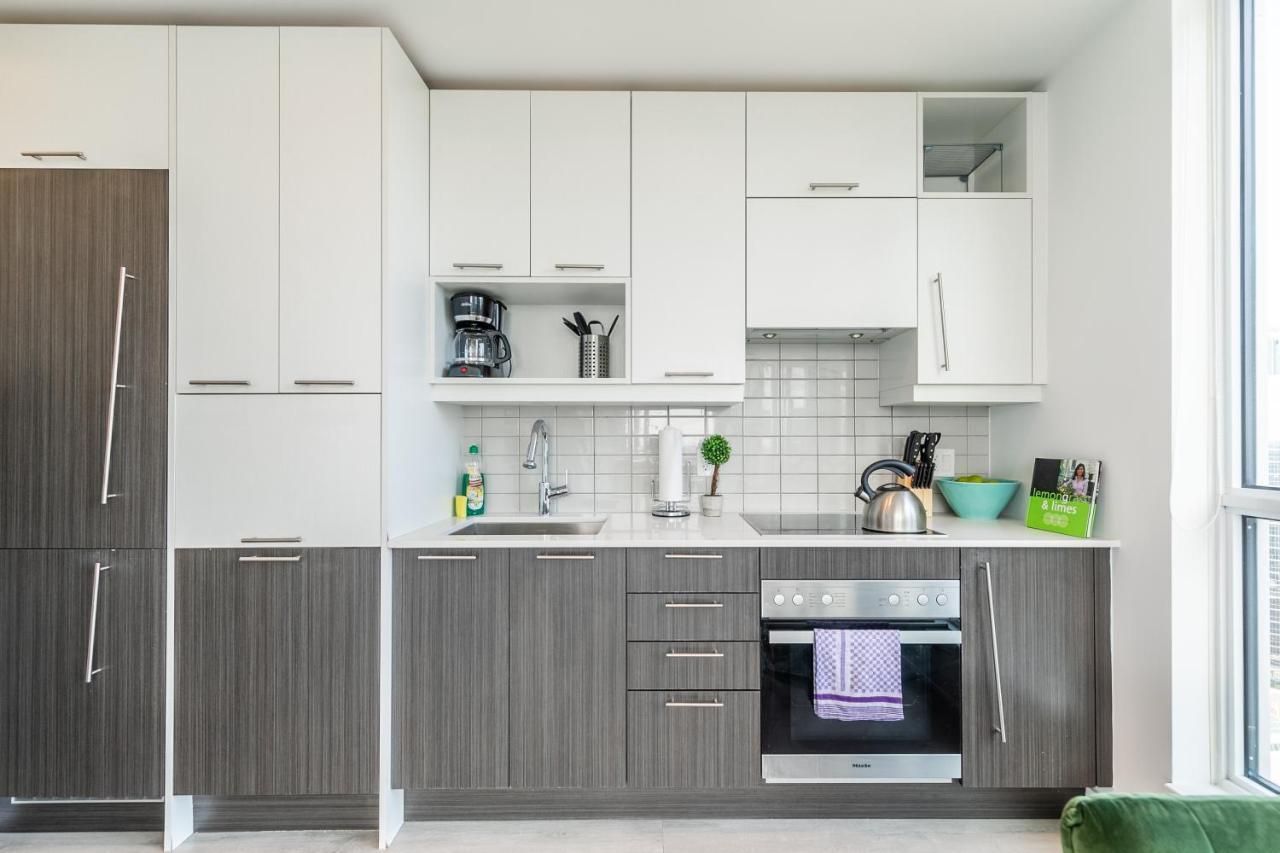 Luxury 2 Bedroom In The Heart Of Entertainment District W/ Cn Tower View Торонто Екстериор снимка