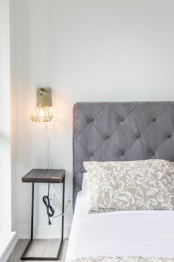 Luxury 2 Bedroom In The Heart Of Entertainment District W/ Cn Tower View Торонто Екстериор снимка