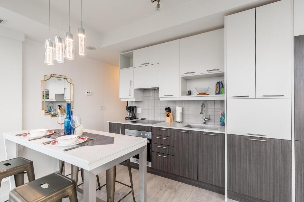 Luxury 2 Bedroom In The Heart Of Entertainment District W/ Cn Tower View Торонто Екстериор снимка