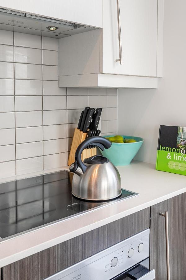 Luxury 2 Bedroom In The Heart Of Entertainment District W/ Cn Tower View Торонто Екстериор снимка