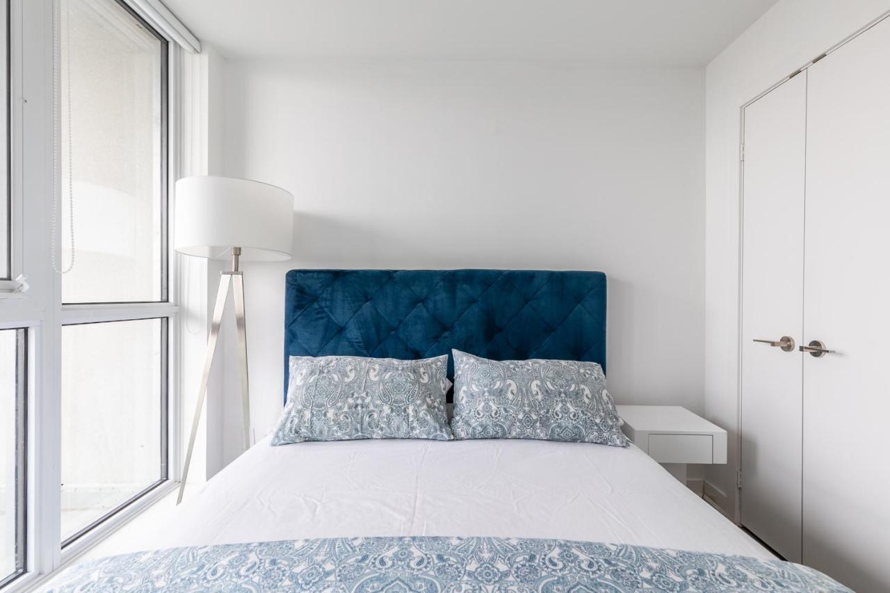 Luxury 2 Bedroom In The Heart Of Entertainment District W/ Cn Tower View Торонто Екстериор снимка