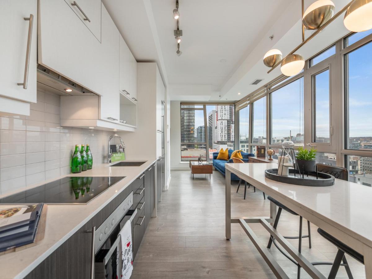Luxury 2 Bedroom In The Heart Of Entertainment District W/ Cn Tower View Торонто Екстериор снимка